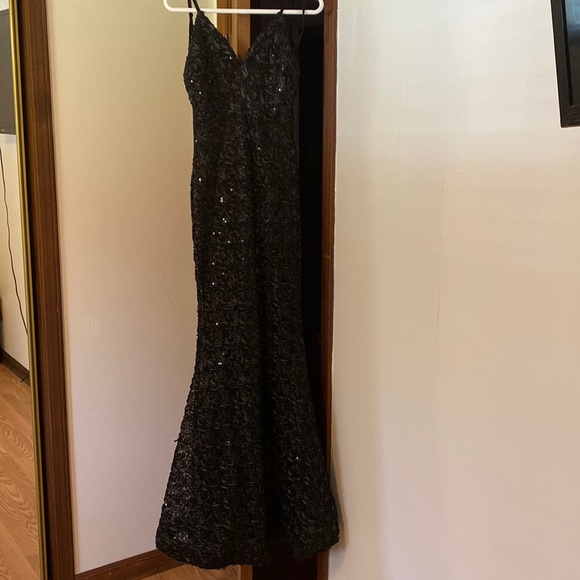 Black,mermaid style dress, size M,Fashion nova, only used once - Picture 1 of 2